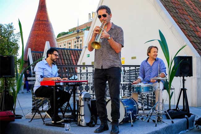 Casa Punxes concert on the terrace